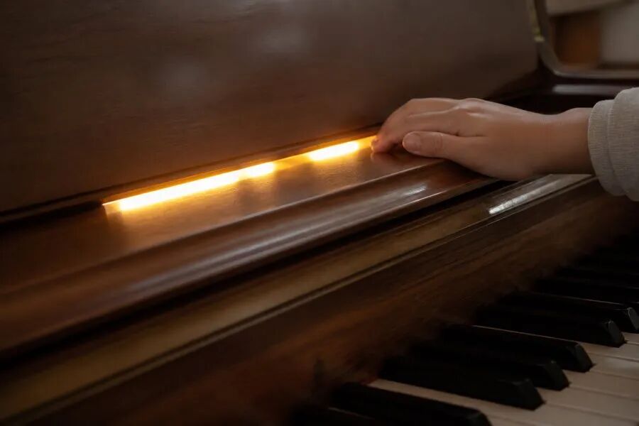 A piano practice scene related to the article